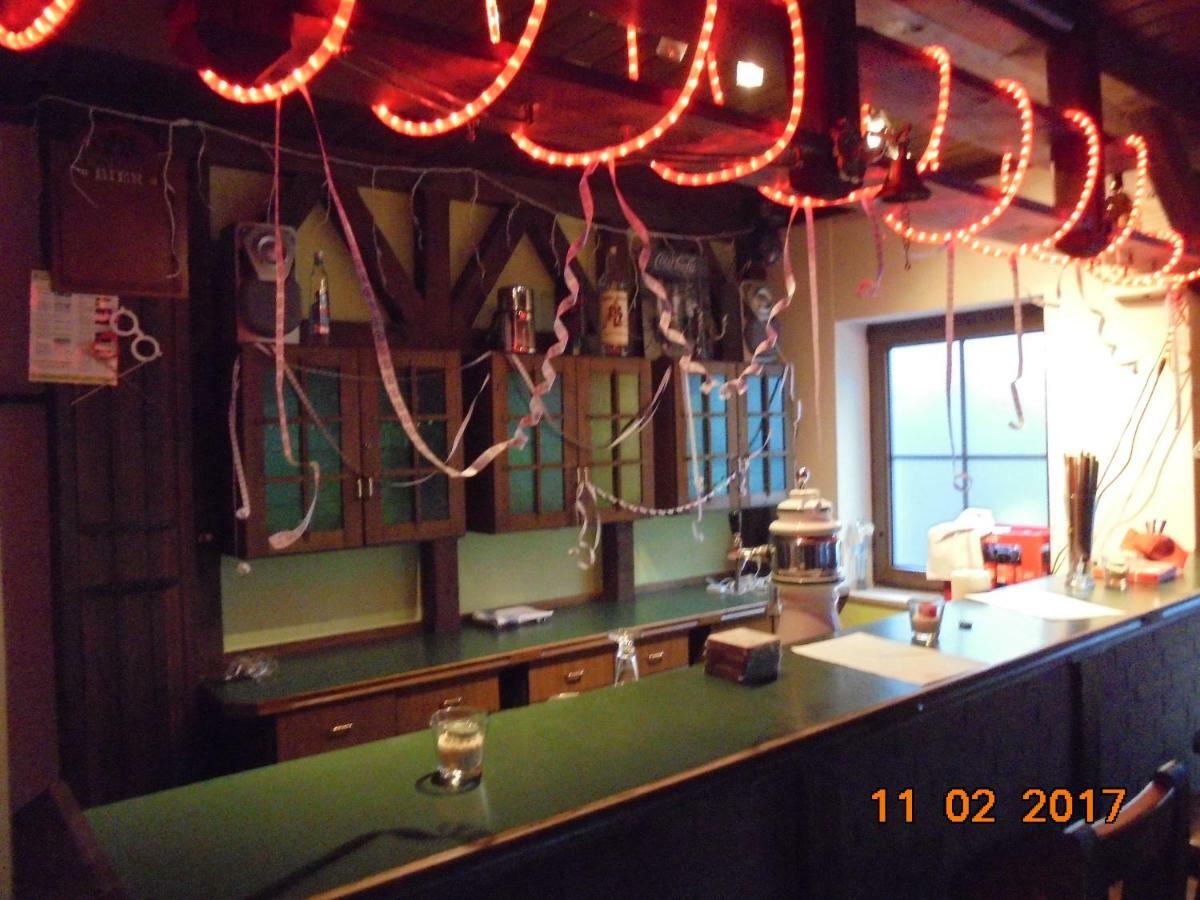 Zimmervermietung Schoenfliesser Stuben Auch Fuer Monteure Eisenhüttenstadt エクステリア 写真