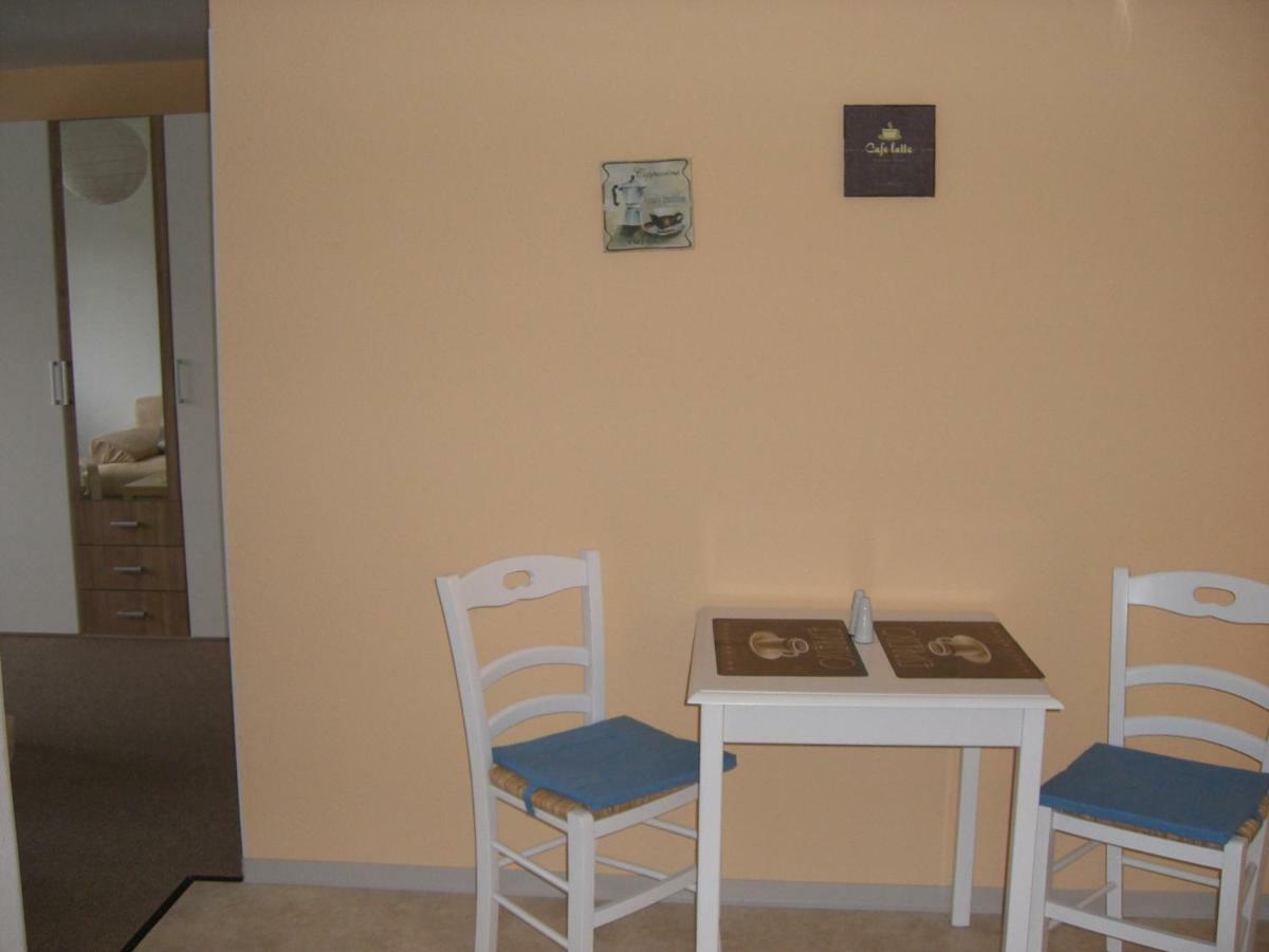Zimmervermietung Schoenfliesser Stuben Auch Fuer Monteure Eisenhüttenstadt エクステリア 写真